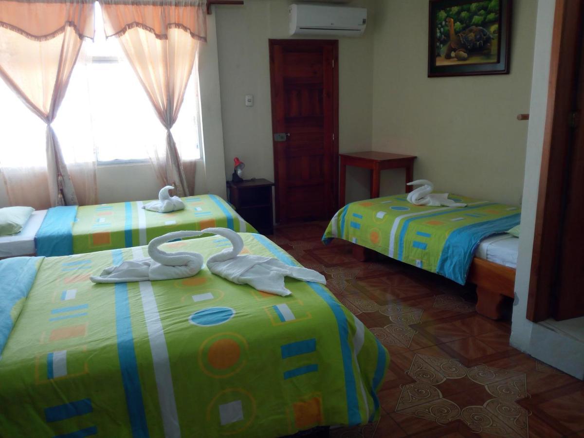 Hostal Miconia Puerto Ayora  Esterno foto