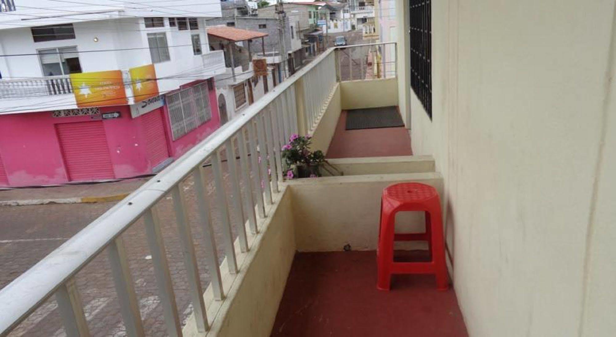 Hostal Miconia Puerto Ayora  Esterno foto