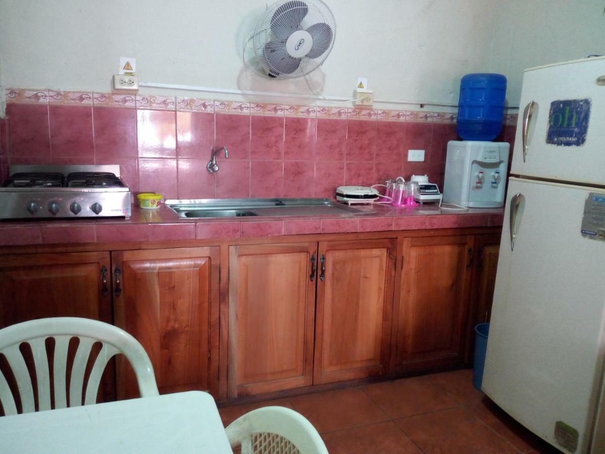 Hostal Miconia Puerto Ayora  Esterno foto